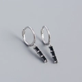 Elegant S925 silver hoop earrings featuring three vertical black rectangular zircons - 925 Silver / Platinum Plated - Black Zircon