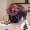 Pince à cheveux fleur marron élégante avec pampilles de perles métalliques et plumes - Pince à Fleur de Pivoine Café à Gland 11cm