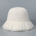 Eleganter Lolita Strickhut in Creme mit Spitzenrüschen und atmungsaktivem Maschenmuster - M (56-58cm) / Weiß