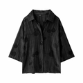 Dettaglio del tessuto plissettato nero con motivi floreali floccati e bottoni - XS / Top / Nero