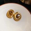 Dettaglio di orecchini a perno ovali placcati oro 18k con ambra e piccoli cristalli lucidi - 7# Oro-Champagne-Orecchini a Bottone con Gemma Ambra Placcati Oro 18K