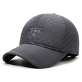 Gorra de béisbol acolchada gris oscuro con orejeras y detalle bordado plateado - Ajustable / Gris