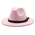 Dettaglio di un cappello fedora in lana rosa a tesa larga e nastro nero con fibbia - M (56-58cm) / Rosa