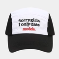Berretto da baseball ad asciugatura rapida con contrasto bianco e nero e ricamo trendy - Ricamo dello slogan Sorry girls / Nero (Blocco di colore bianco e nero)