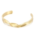 Bracciale rigido minimalista in oro e titanio con un design a spirale a forma di C - Stile Aperto a Torsione Dorata (KB112820-KC)