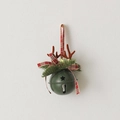 Campana di Natale in metallo verde con corna di renna, aghi di pino e fiocco a scacchi - Pendaglio a Campana Corna Abete Nordmann - Verde Scuro