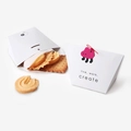Creative white triangle paper gift box with cookie and cute pink cartoon charm - 7.3x4.8x7.3cm / White