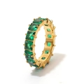 Eleganter Goldring aus Titan mit einer Reihe quadratisch geschliffener grüner Steine - US 7 / Gold-Grüner Zirkonia