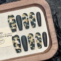 Armeegrüne Camouflage-Kunstnägel mit mattem Finish in stilvoller langer Sargform - Klein (S) / 165-Extra Lange Sargform