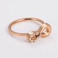 Macro di anello infinito in acciaio inossidabile placcato oro rosa 18k con cristalli - US 6 / Oro rosa