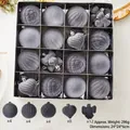 Set di 32 palline di Natale floccate grigie con texture vellutata e ganci d'argento - 32pz In Scatola / Grigio