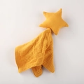 Dettaglio della copertina neonato in garza di cotone giallo zenzero con peluche a stella - 40*40cm / Stella Giallo Zenzero