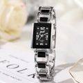 Dettaglio del quadrante nero con numeri argento e cinturino nero per orologio quarzo - Rectangle Dial / Argento/Nero (8009)