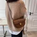 Sacoche selle en cuir marron avec motif crocodile et boucle dorée pour femmes - Marron