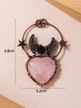 Nahaufnahme von Vintage-Bronzeanhänger mit rosa Herzstein und Größenangaben darauf - Rosenquarz