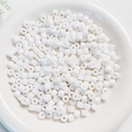 Perline acriliche bianche cilindriche 6mm per gioielli fai da te in un piatto - Bianco