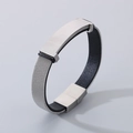 Bracciale da uomo in maglia d'argento e pelle nera con piastra metallica - Stile A Superficie Spazzolata Argento (KB188936-K)