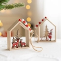Casetta natalizia nordica in legno con renne e incisioni decorative XMAS - Casa Cava Alce / Corda Appesa Alce