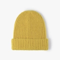 Gorro de punto acanalado amarillo vibrante hecho de lana suave y cálida para mujer - Amarillo Jengibre