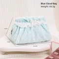 Neceser de maquillaje nube azul claro con flores y ribete de encaje blanco - Bolsa de nube azul