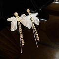 Boucles d'oreilles pendantes avec nœuds en mousseline blanche et perles sur fond noir poli - 11# Boucles d'oreilles pampilles perle étoile nœud blanc (Silver Earring Post)