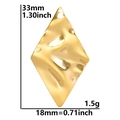 Pendentif losange géométrique doré avec texture martelée et dimensions de 33x18mm - Losange Ondulé / Or