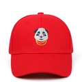 Gorra de béisbol de algodón rojo con bordado de panda y detalle de cadena dorada - Ajustable / Rojo