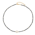Collier élégant en perles noires avec perle blanche centrale et chaîne d'extension dorée - Perlé Noir (XL-289)