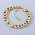 Dettaglio del bracciale a catena cubana bicolore oro e argento con chiusura a moschettone - Catena Principale Oro Con Catena Sottile Argento (KB210161-Z)