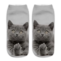 Detailweergave van 3D kattenprint sokken met grijs kittenontwerp op lage sokken - Grijze Britse korthaar-Gebaarpatroon