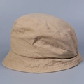 Primer plano del sombrero de pescador caqui con costuras densas y textura de tela de algodón - M (56-58cm) / Caqui