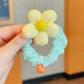 Minzgrünes Haargummi für Mädchen mit gelber Paillettenblume und orangefarbenem Anhänger - Zitronengelbe Pailletten Blume