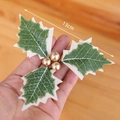 Künstliche Weihnachtsblätter mit goldenen Beeren 13cm für DIY-Weihnachtsdekorationen - Goldene Beere Stechpalmenblatt (13cm)