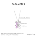Dettaglio della collana in acciaio inossidabile da 460 mm con ciondolo a forma di orso rosa e bianco - Orso Splicing Rosa Bianco Argento (KN290909-GC)