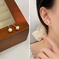 Puces d'oreilles minimalistes en argent S925 avec perles d'eau douce naturelles blanches - 5-6mm / Rose Orangé
