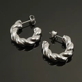 Pendientes de aro retorcidos plateados pulidos de acero inoxidable de 18K - Color Acero