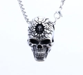 Colgante calavera gótica de acero inoxidable vintage con detalles en relieve - Colgante de calavera (cadena no incluida)