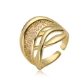 Anillo abierto geométrico bañado en oro con circonitas brillantes y capas finas - Estilo Apilable de Banda Ancha (14279)