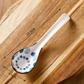 Cuillère à soupe japonaise en céramique avec motif spirale bleue et taille 15,5 cm - Spirale Bleue