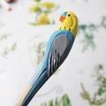 Penna in legno a forma di uccello pappagallino intagliata a mano con colori giallo e blu - Pappagallo Blu
