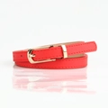 Elegante dunne rode PU-lederen riem voor dames met een minimalistische gouden gesp - Rood