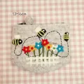 Handmade wool felt bee coin purse with floral pattern and zipper, size 13x16cm - Small Flower & Three Bees Style / 13*16cm