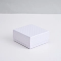 Quadratische weiße Schmuckschatulle mit Rautenmuster für Halsketten und Ohrringe - 7.3*7.3*3.5cm / Weiß