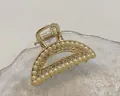 Eleganter Haarklammer aus Goldlegierung mit weißen Perlen und Strass im Halbkreis-Design - Gold Halbrund