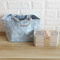 Three-layer 900ml wheat straw lunch box in beige with a light blue cloud pattern carry bag - 900ml Wheat Straw 3-Layer Lunch Box (Beige) + Blue Bag