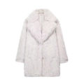 Détail de la texture en fausse fourrure gris clair de ce manteau d'hiver chaud - XS / Gris Pâle