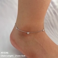 Dettaglio di una cavigliera a cuore in argento (21+5 cm) con piccoli cristalli - Argento (PA546)
