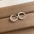 Orecchini a cerchio a serpente ritorto in argento con zirconi su vassoio in velluto marrone - 1# Orecchino a cerchio rotondo con zircone argento
