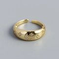 Verstellbarer S925 Silberring mit Stern, Mond und Zirkonia in goldener Optik - 925er Silber / Gold