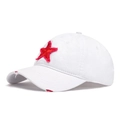 Berretto da baseball in cotone bianco con stella rossa e dettagli vintage consumati - Bianco